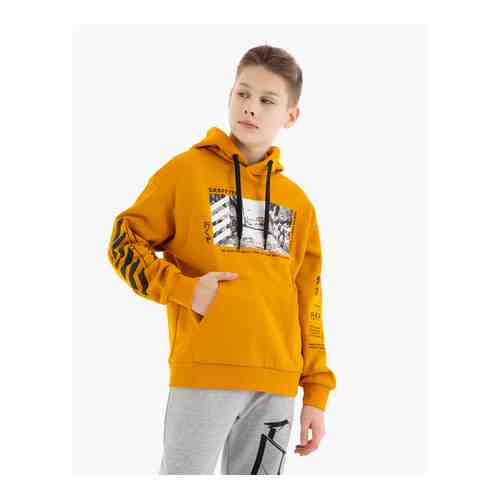 Горчичное худи oversize с урбанистическим принтом для мальчика арт. BAC010568-1